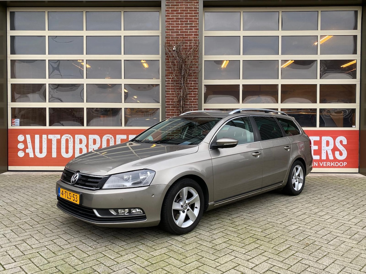 Volkswagen Passat Variant - 1.6 TDI BlueMotion Executive Edition | Trekhaak | PDC V+A | Origineel NL | Export | - AutoWereld.nl