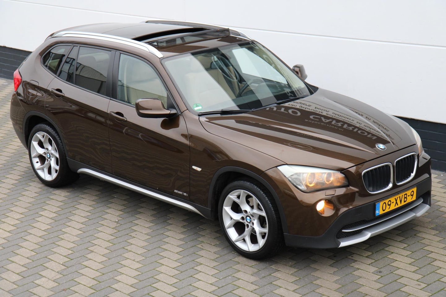 BMW X1 - SDrive18i Executive Automaat Pano Leder Airco APK !! - AutoWereld.nl