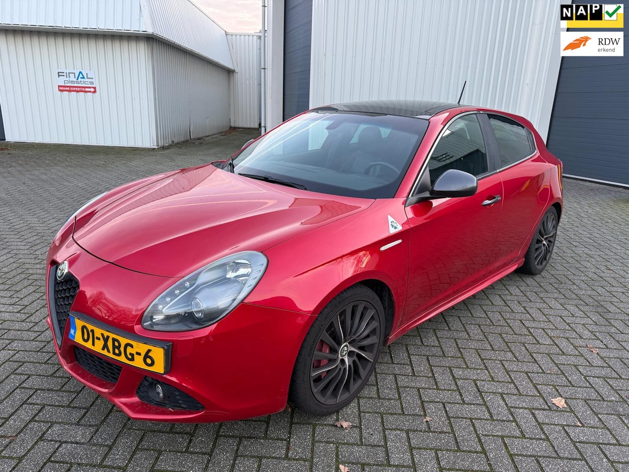 Alfa Romeo Giulietta - 1.7 TBi Quadrifoglio Verde / NAP / Pano - AutoWereld.nl