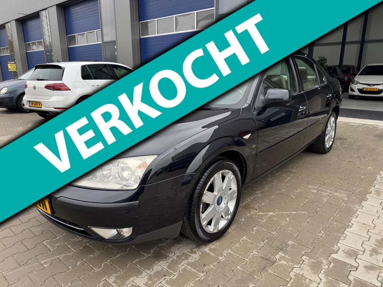 Ford Mondeo - 3.0 V6 Ghia Executive leder Airco luxe uitvoering !! - AutoWereld.nl