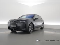 BMW iX - xDrive45 101 kWh M Sport Pro | Pano+Sfeerv. | Frozen Deep Grey | Active Steering | Shadow