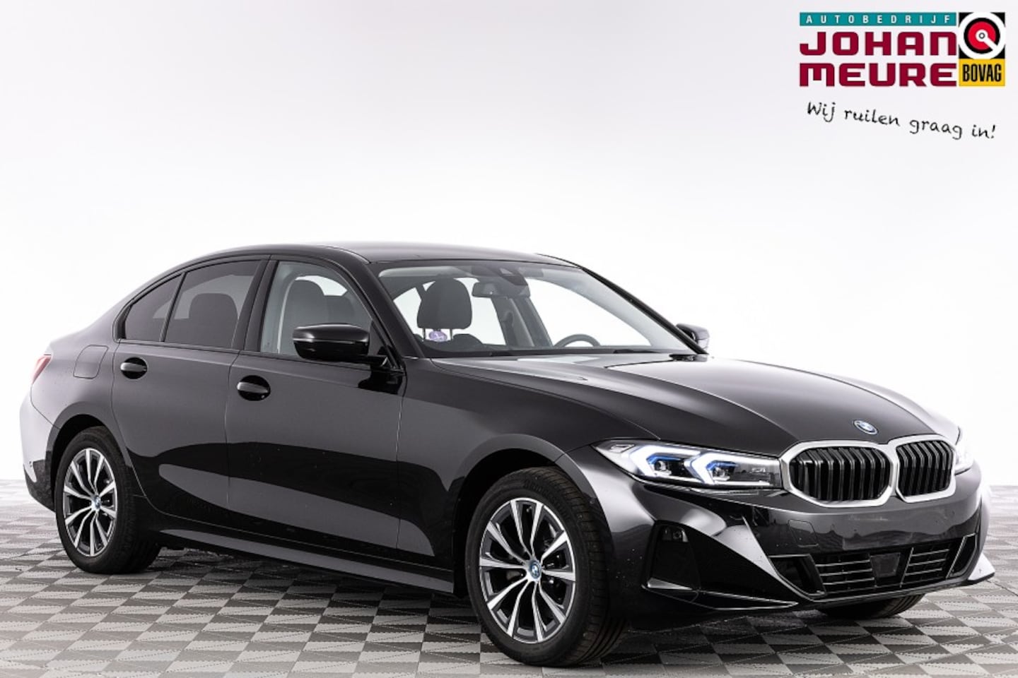 BMW 3-serie - 320 e Business | Half LEDER | Full LED | NAVI | Trekhaak | PHEV - AutoWereld.nl