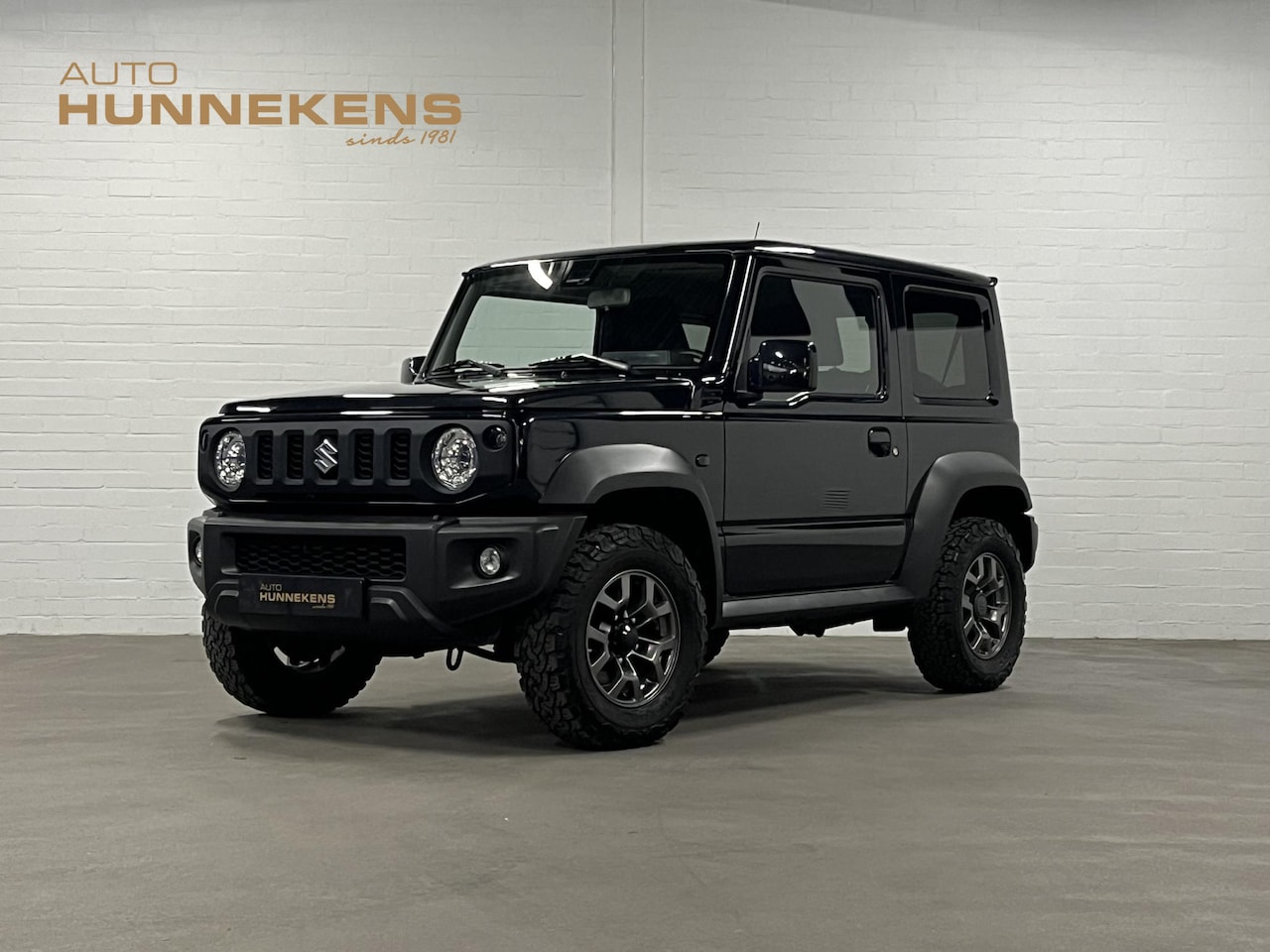 Suzuki Jimny - 1.5 Stijl 4 persoons | Trekhaak | Stoelverwarming | Cruise Control | ​Carplay - AutoWereld.nl