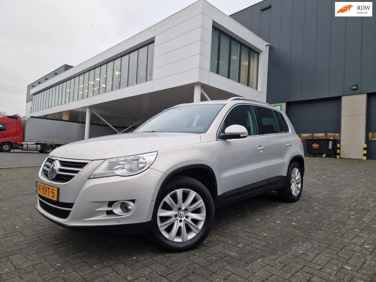 Volkswagen Tiguan - 1.4 TSI Sport&Style PSENSOR CRUISE 2 X SLEUTELS - AutoWereld.nl