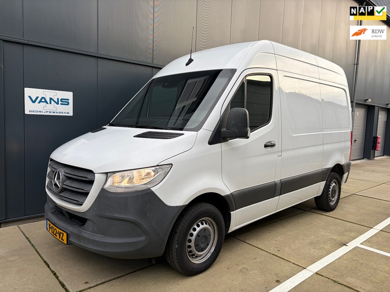 Mercedes-Benz Sprinter - 311 CDI 2000cc L1H2 AUTOMAAT - AutoWereld.nl