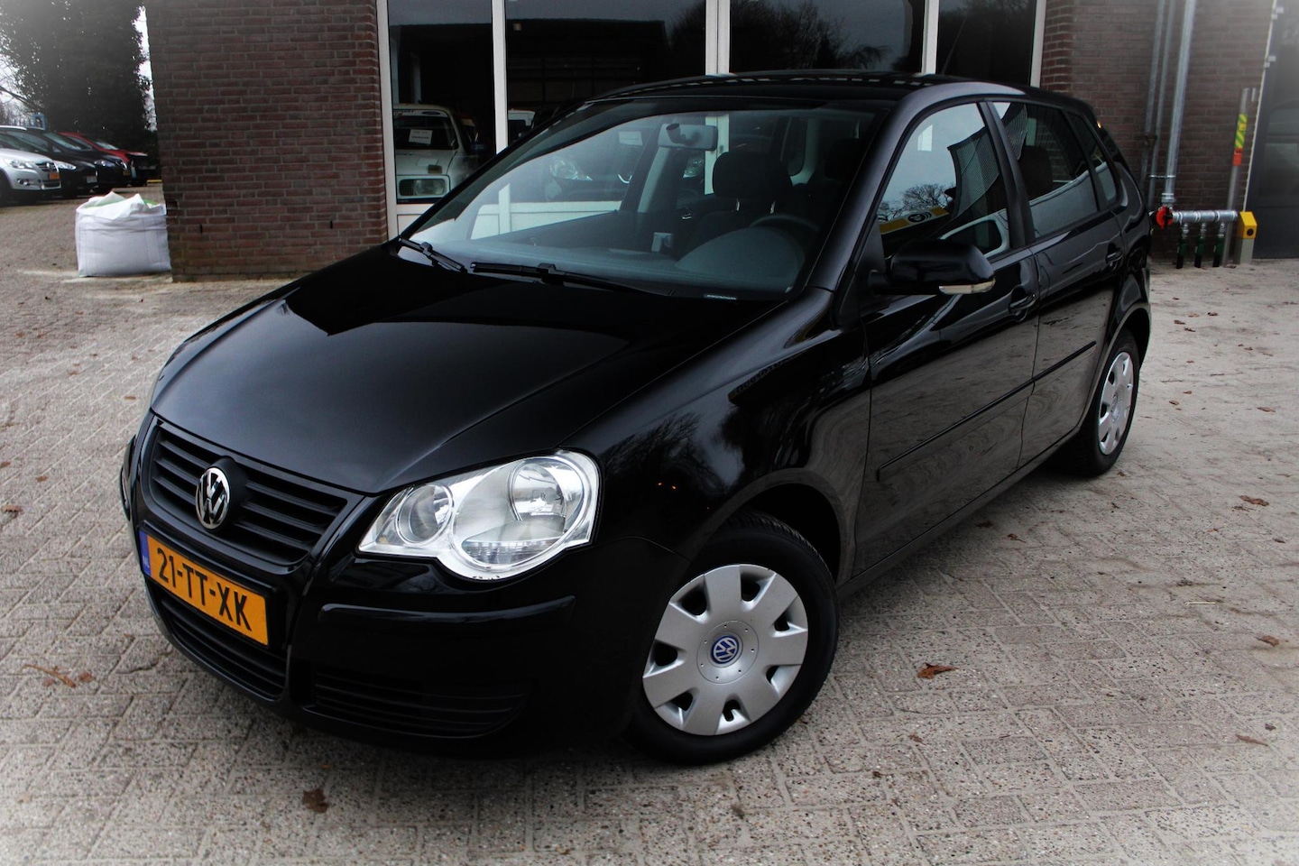 Volkswagen Polo - 1.4 Stoelverwarming, Airco, Elektrische ramen, Radio-CD speler, Hoogte verstelbare stoelen - AutoWereld.nl