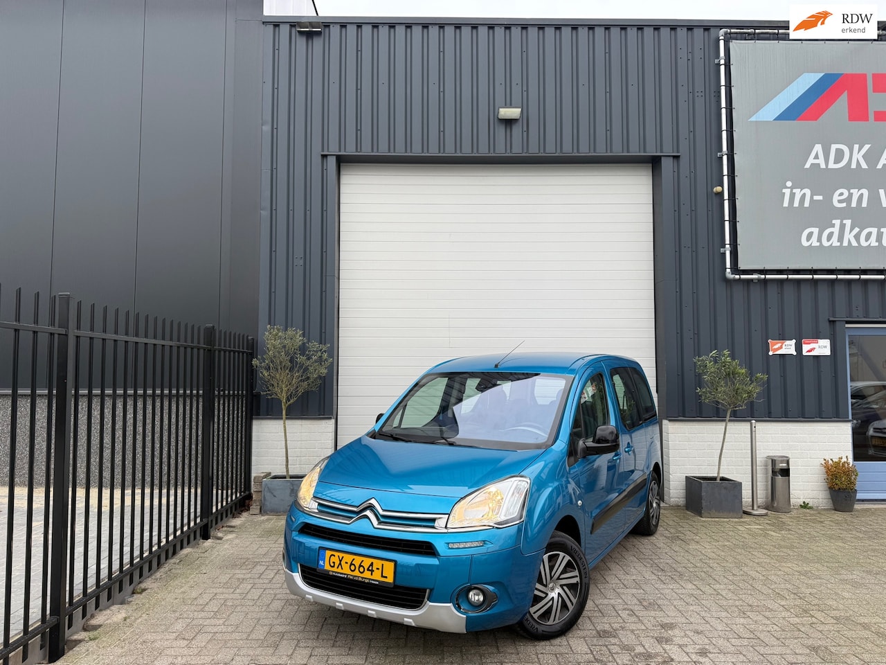 Citroën Berlingo - 1.6 e-HDi Tendance AUTOMAAT/CLIMA/CRUISE/STANDKACHEL - AutoWereld.nl