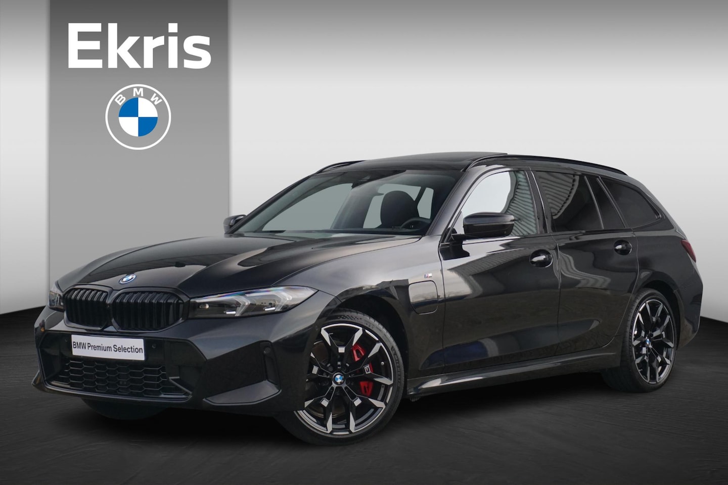 BMW 3-serie Touring - 330e M Sport Pro | Trekhaak / Panoramadak / Head-up / Harman Kardon / Elektrische stoelen - AutoWereld.nl