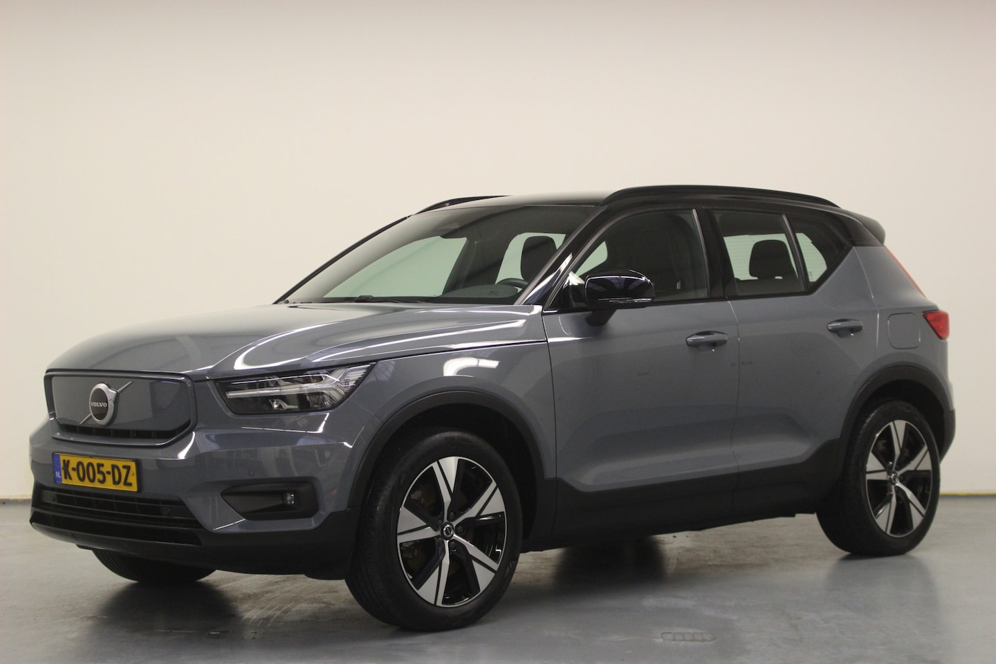 Volvo XC40 - Recharge P8 AWD R-Design | Rijklaarprijs | Trekhaak | 408pk | - AutoWereld.nl
