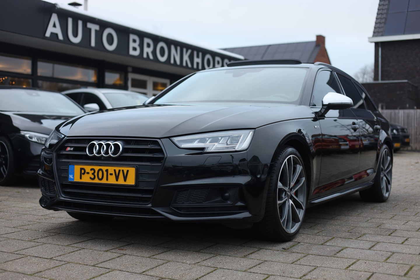 Audi A4 Avant - 3.0 TFSI S4 QUATTRO | RS SEATS | PANO | MASSAGE | CAMERA - AutoWereld.nl