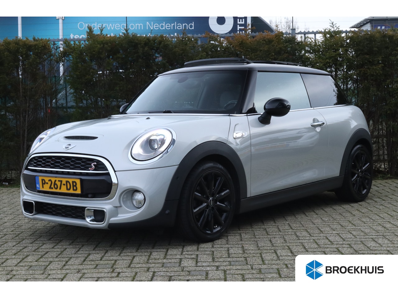 MINI Cooper S - Mini 2.0 Chili Serious Business | Cruise Control | Harman & Kardon | Schuifdak | Stoelverw - AutoWereld.nl