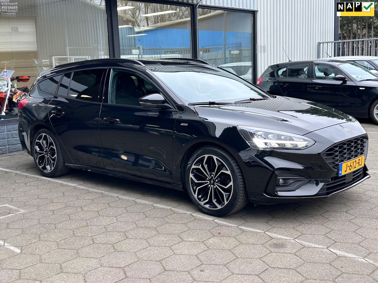 Ford Focus Wagon - 1.0 EcoBoost ST Line Business/Airco/ trekhaak/ Navigatie/ - AutoWereld.nl
