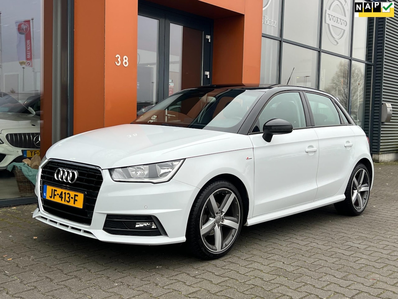 Audi A1 Sportback - 1.0 TFSI S-line|Navi|Airco|Cruise|PDC|BT - AutoWereld.nl