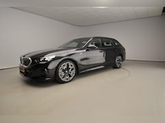 BMW i5 Touring - eDrive40 | M-Sportpakket | LED | Leder | Navigatie | Active cruise | Trekhaak | Sportstoel