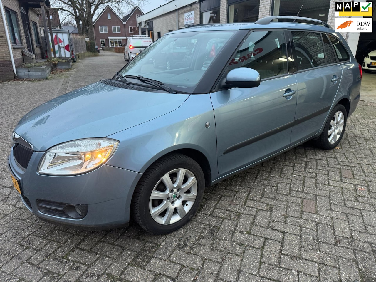 Skoda Fabia Combi - 1.4-16V Ambiente AIRCO ORG 203475 KM NAP O.H BOEKJES LM VELGEN NETTE STAAT TREKHAAK. - AutoWereld.nl