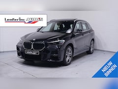BMW X1 - sDrive20i M Sport Panoramadak 1e Eig. NAP Head up Camera Apple Carplay Led koplampen