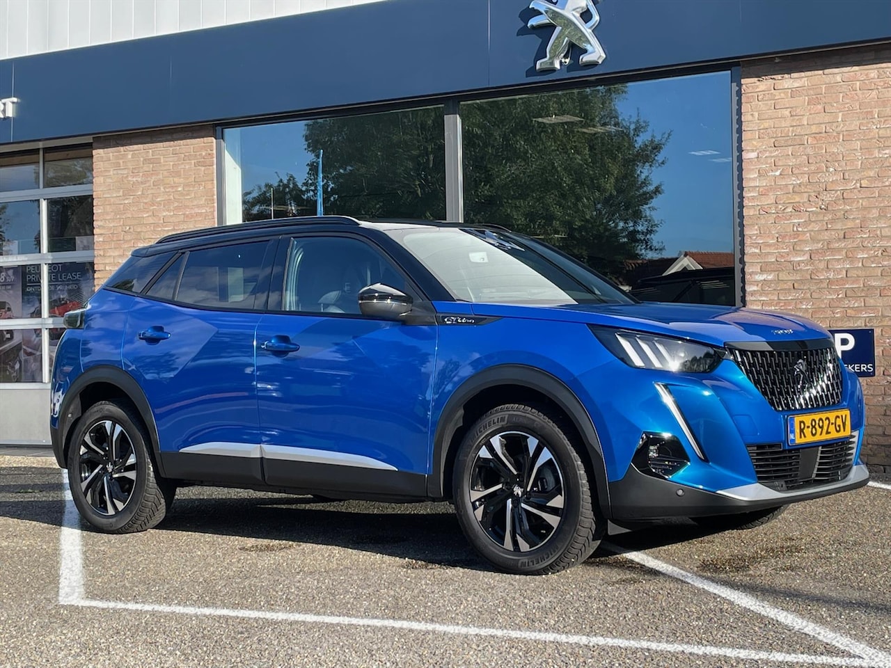 Peugeot 2008 - 1.2 130pk GT-Line Apple Carplay & Android Auto | Afneembare TREKHAAK | Navigatie | Achteru - AutoWereld.nl