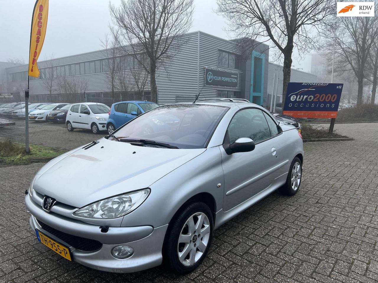 Peugeot 206 CC - 1.6-16V - AIRCO - STOELVERWARMING - CABRIO ! - AutoWereld.nl