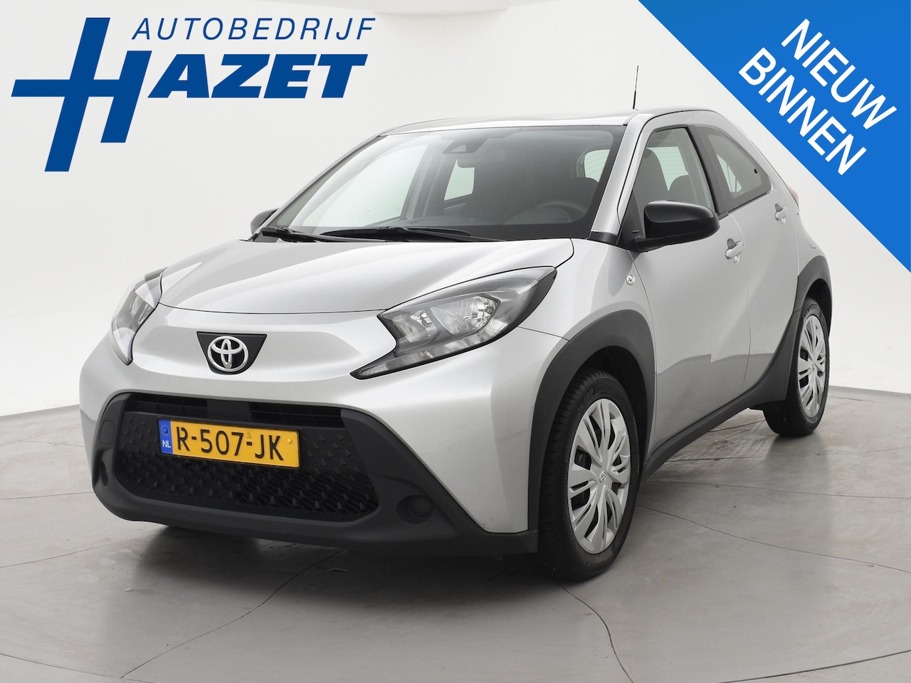 Toyota Aygo X - 1.0 VVT-i MT PLAY + ADAPTIVE CRUISE | APPLE CARPLAY / ANDROID AUTO | CAMERA | DAB+ - AutoWereld.nl