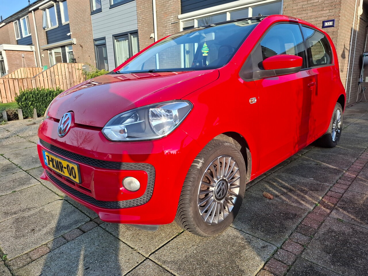 VOLKSWAGEN UP