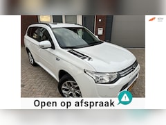 Mitsubishi Outlander - 2.0 PHEV Instyle+ / Pano / Leder / Camera / PDC