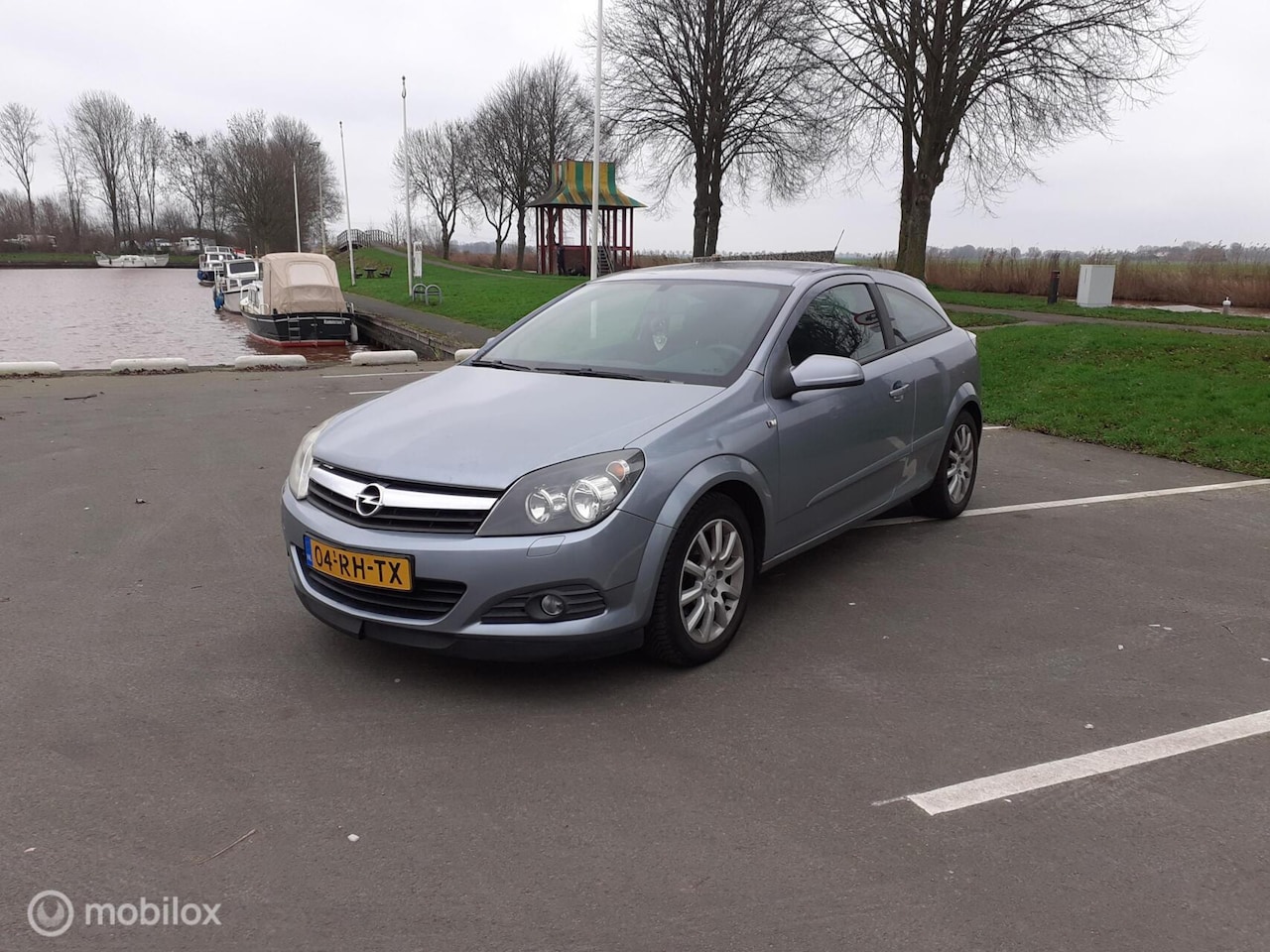 Opel Astra GTC - 1.6 Edition lm wielen airco el ramen