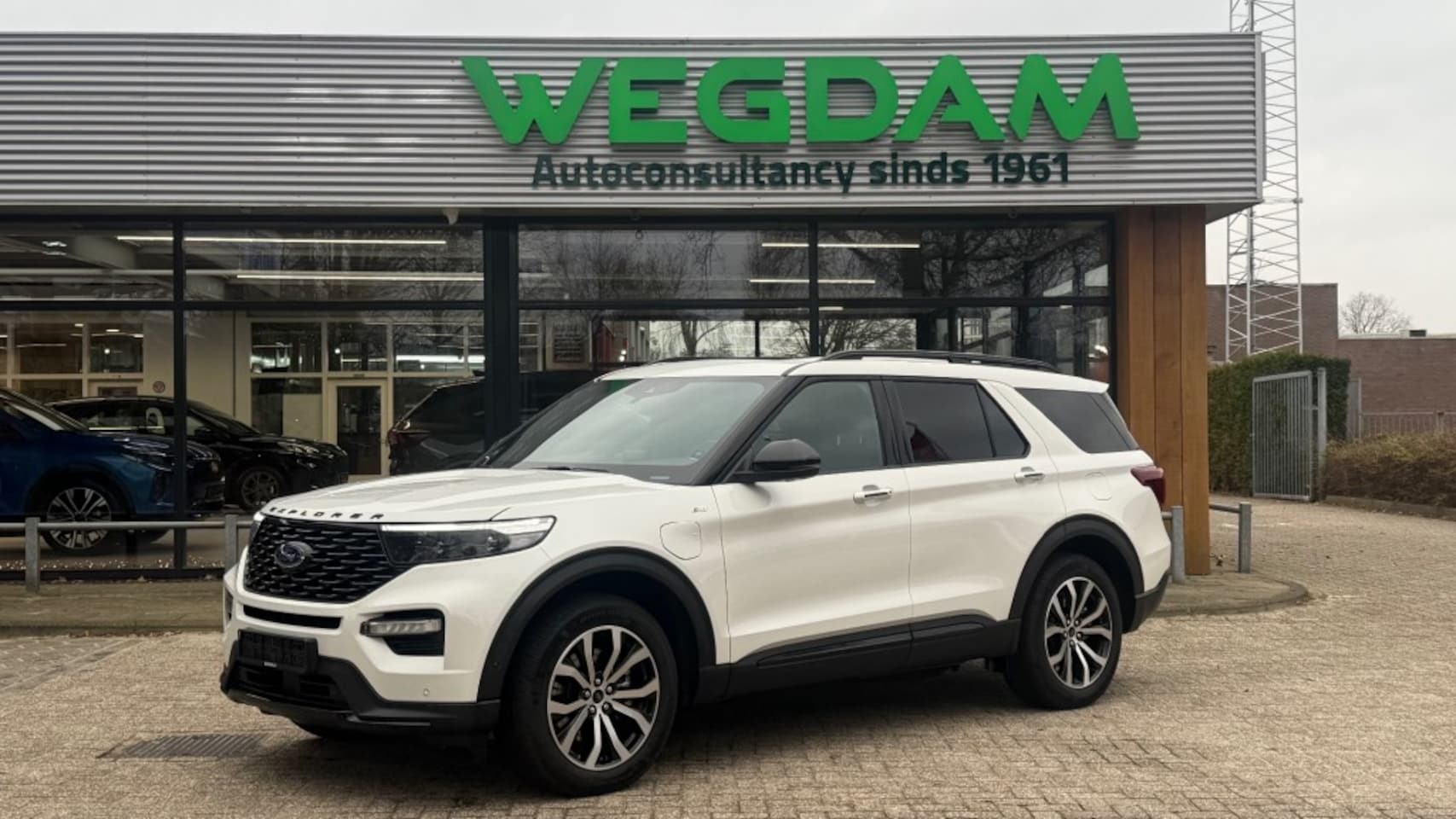 Ford Explorer - 3.0 V6 EB PHEV ST-LINE / 4J FORD GARANTIE / TREKHAAK - AutoWereld.nl