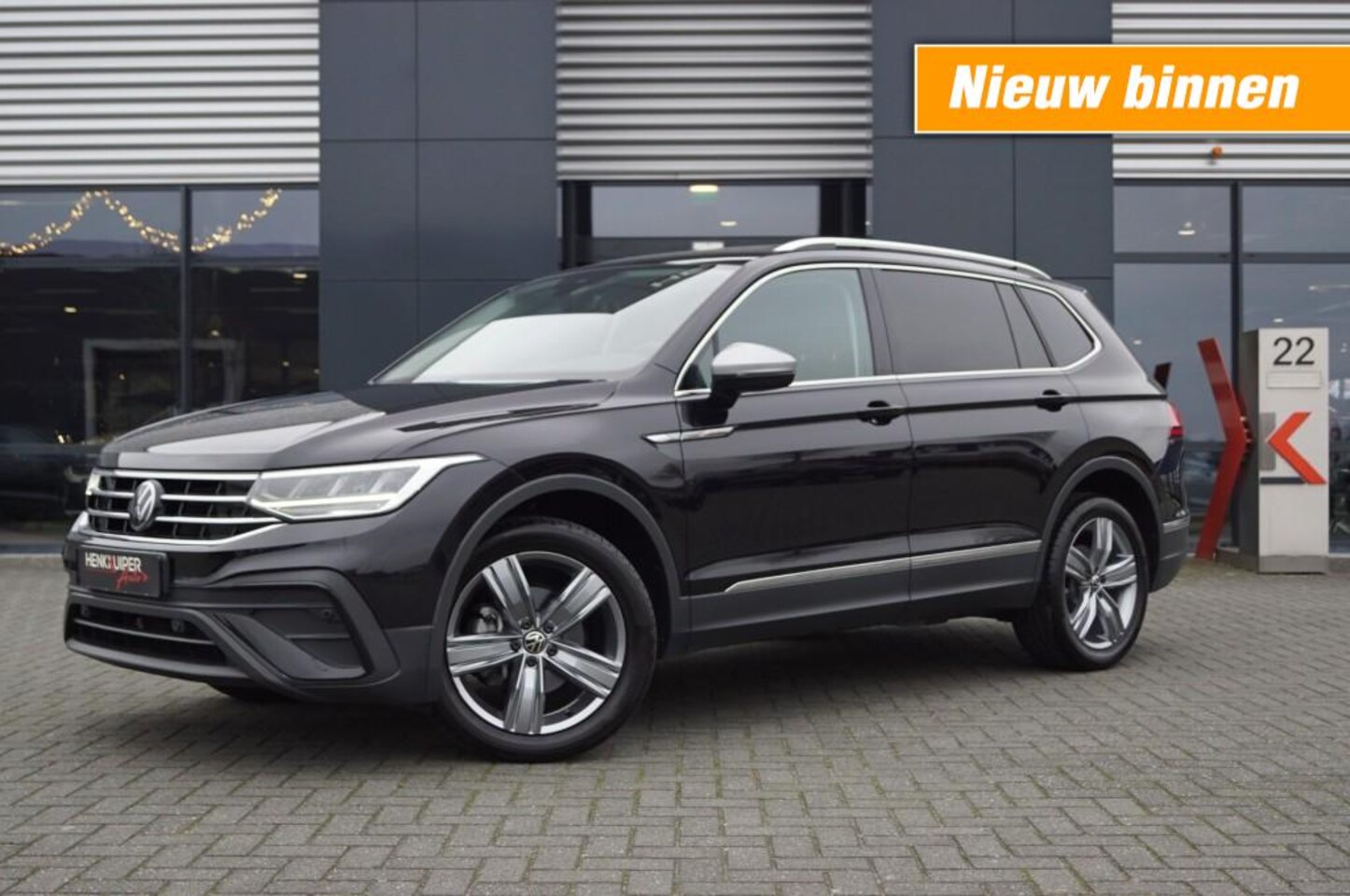 Volkswagen Tiguan Allspace - 1.5 TSI DSG/ 7 persoons /Panodak/ Camera /Trekhaak/ AppConnect /Ergocomfort stoelen/ACC/Na - AutoWereld.nl