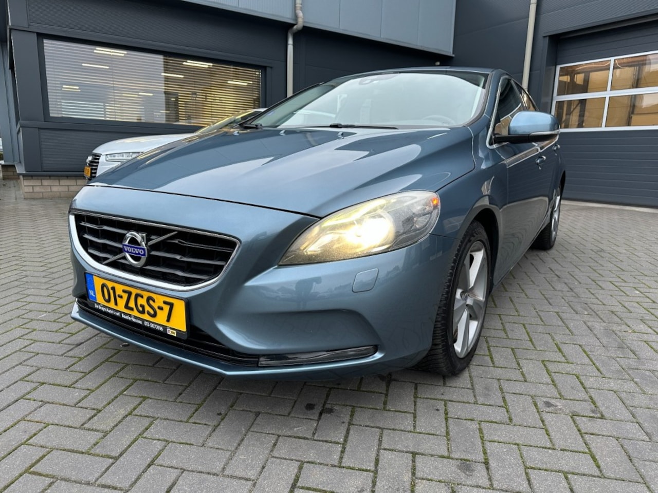 Volvo V40 - V40 T4 Summum Navi Camera Leder Trekhaak - AutoWereld.nl