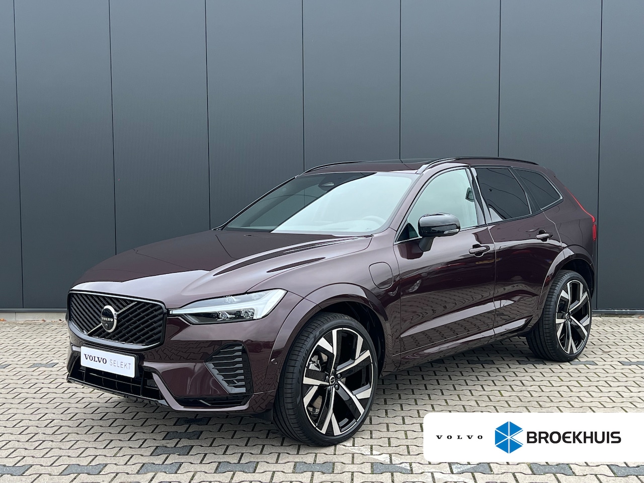 Volvo XC60 - T6 Plug-in hybrid AWD Plus Dark |  Panoramadak | 22" Velgen | Op Voorraad | Head-Up Displa - AutoWereld.nl