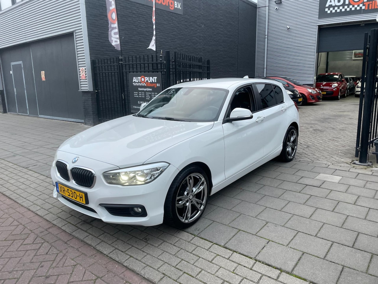 BMW 1-serie - 116i Essential Sport Airco 6Bak PDC NAP APK - AutoWereld.nl