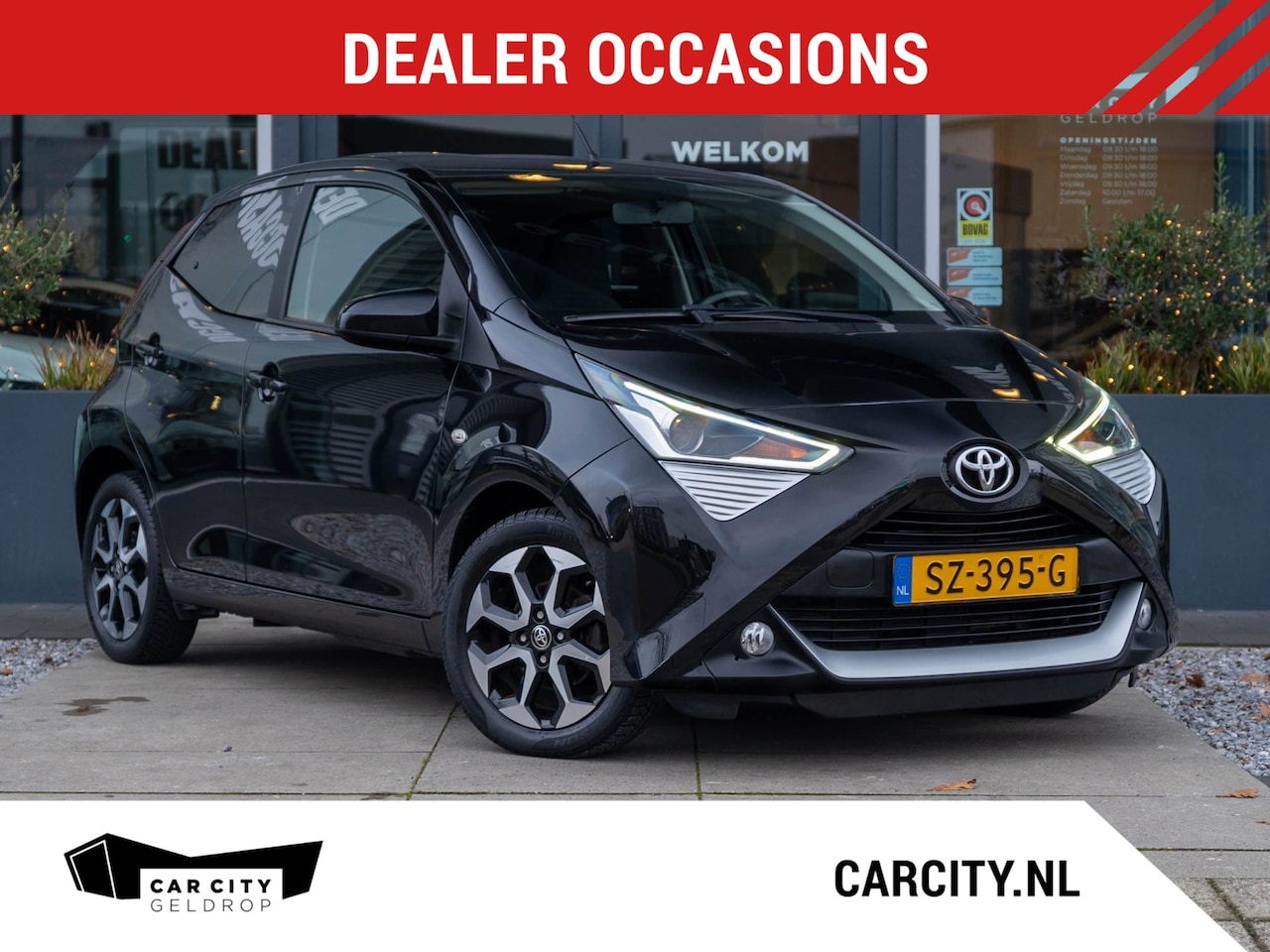 Toyota Aygo - 1.0 VVT-i x-first / Carplay / Camera / Subwoofer / LM velgen - AutoWereld.nl