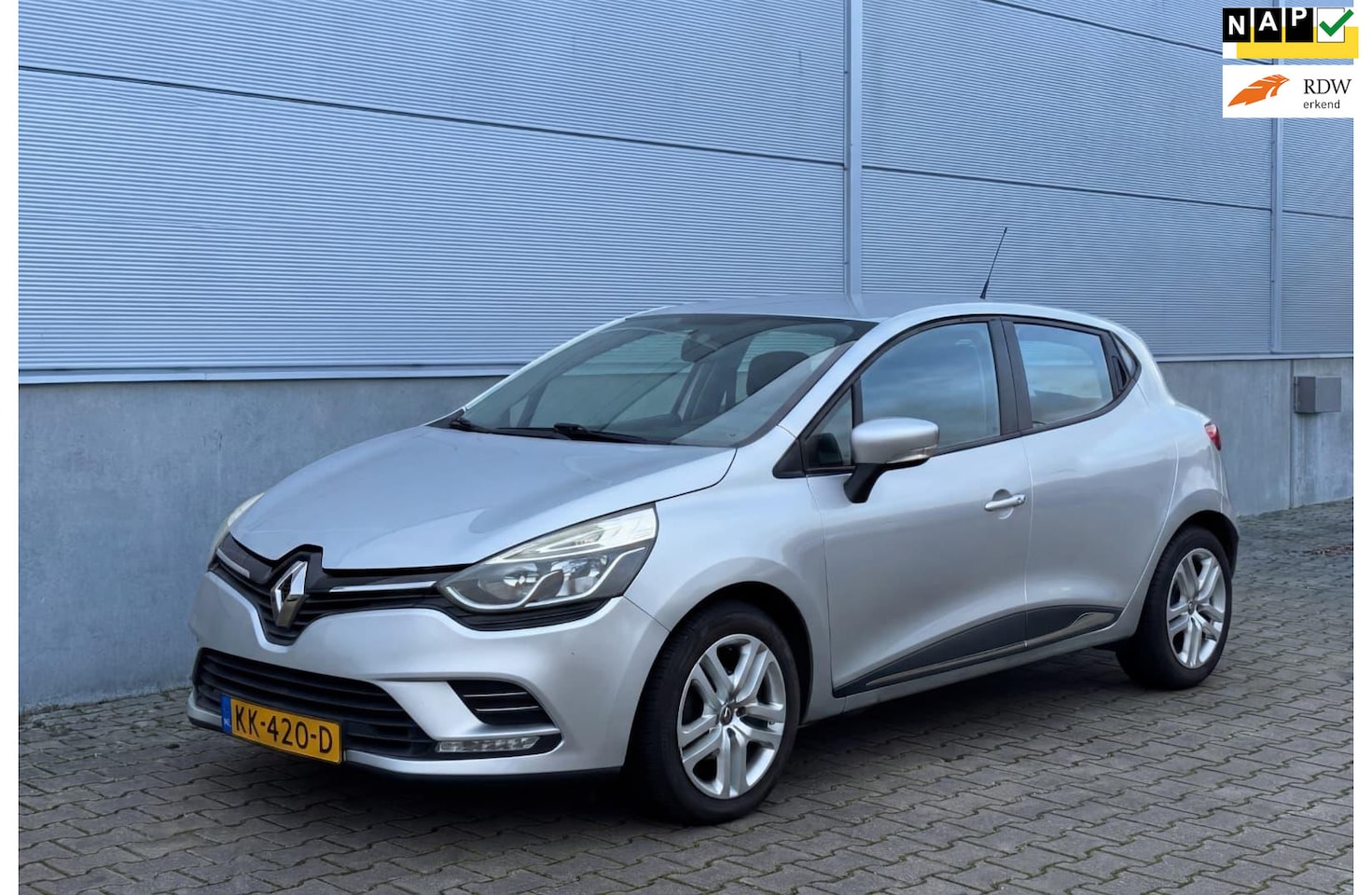 Renault Clio - 0.9 TCe Zen AIRCO|CRUISE|NAVI|LICHTMETAAL|NAP| - AutoWereld.nl