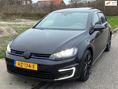Volkswagen Golf - 1.4 TSI GTE 5-Drs Aut. ECC Audio/Navi LMV 18" LED Pano Multimedia PDC Cruise Sportstoelen