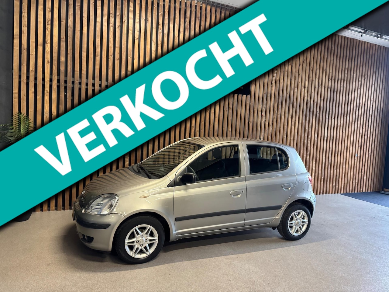 Toyota Yaris - 1.0 VVT-i Luna Airco,Trekhaak - AutoWereld.nl