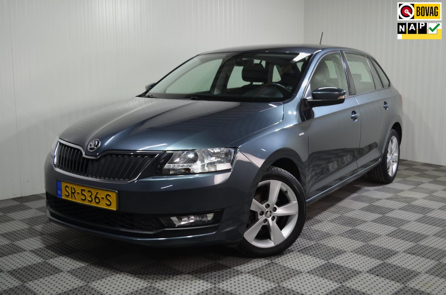 Skoda Rapid Spaceback - 1.0 TSI Greentech Clever / Stoelverw./ Navi./ Carplay / Pdc / NL auto - AutoWereld.nl