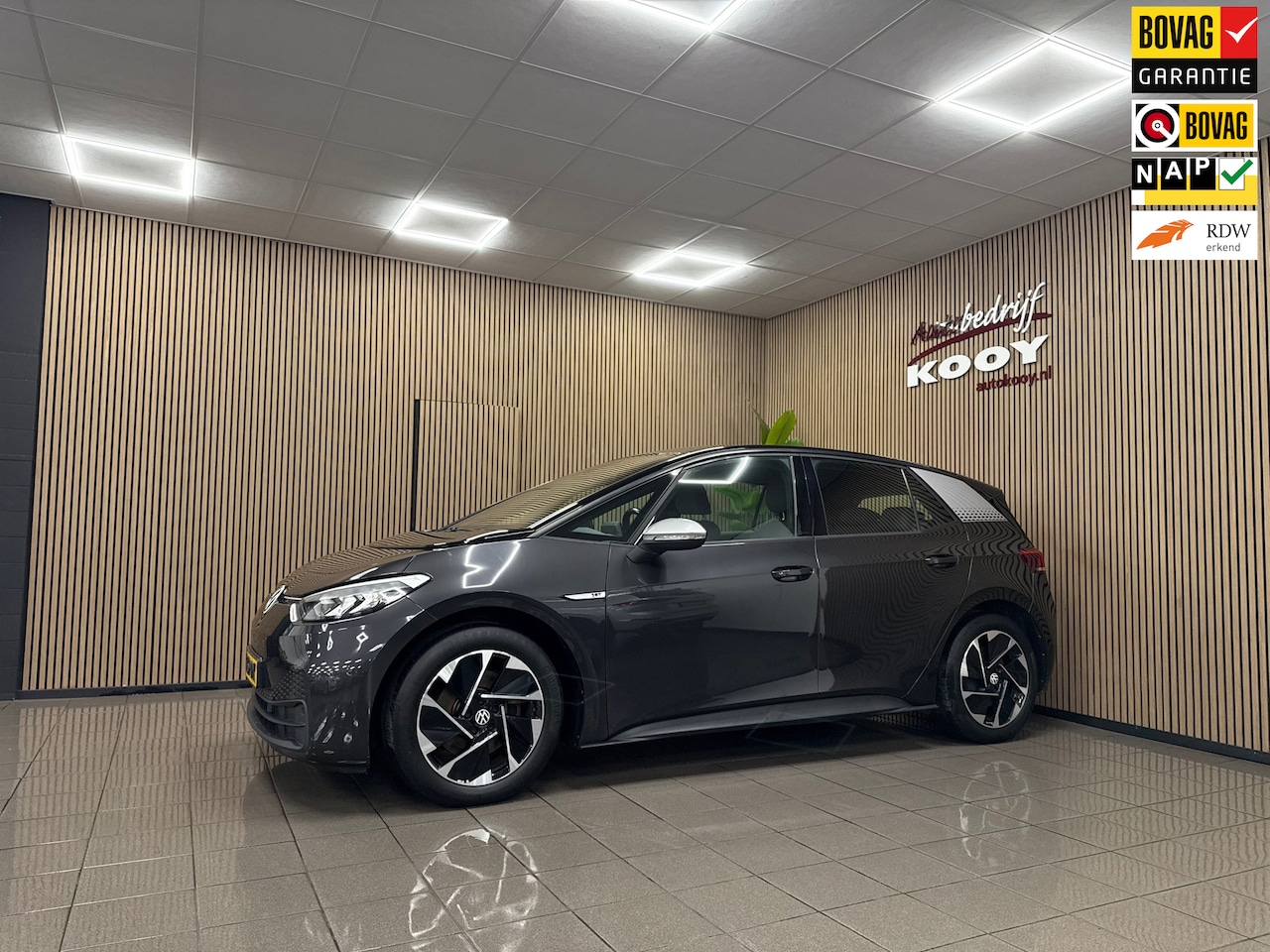 Volkswagen ID.3 - First 58 kWh * 1e Eig / Carplay / ACC / Navigatie / 19" LM Velgen / NL Auto * - AutoWereld.nl