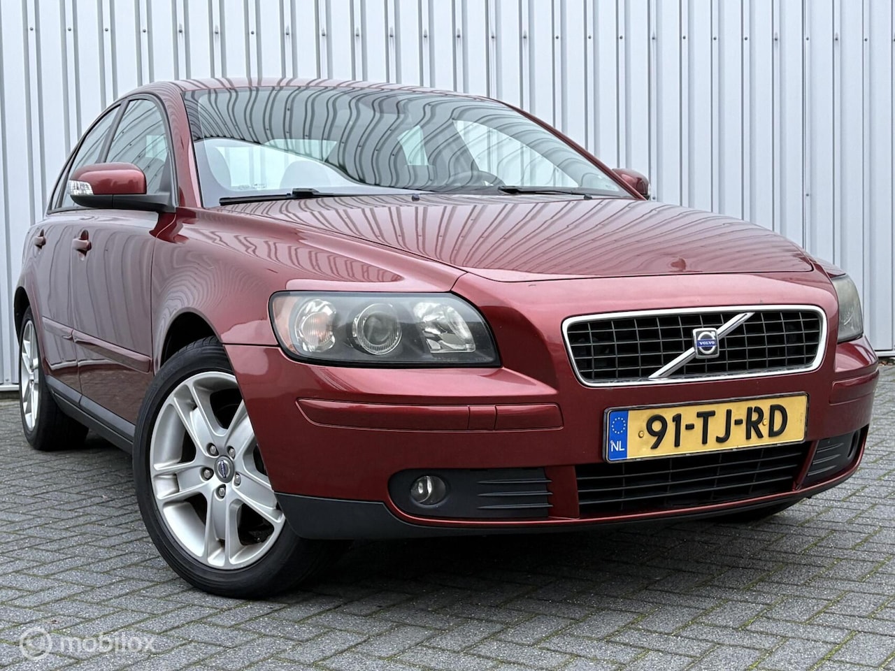 Volvo S40 - 2.4i Momentum | 170pk | Leder | Trekhaak | Navi | 2006 | Volledige historie | - AutoWereld.nl