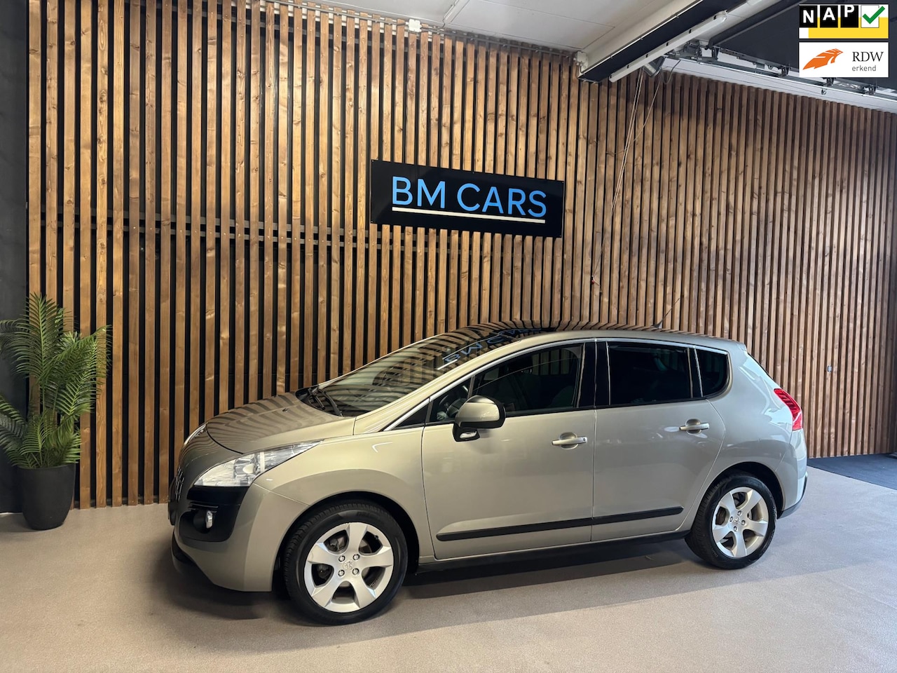 Peugeot 3008 - 1.6 VTi ST Navigatie, Panodak, Trkhaak - AutoWereld.nl
