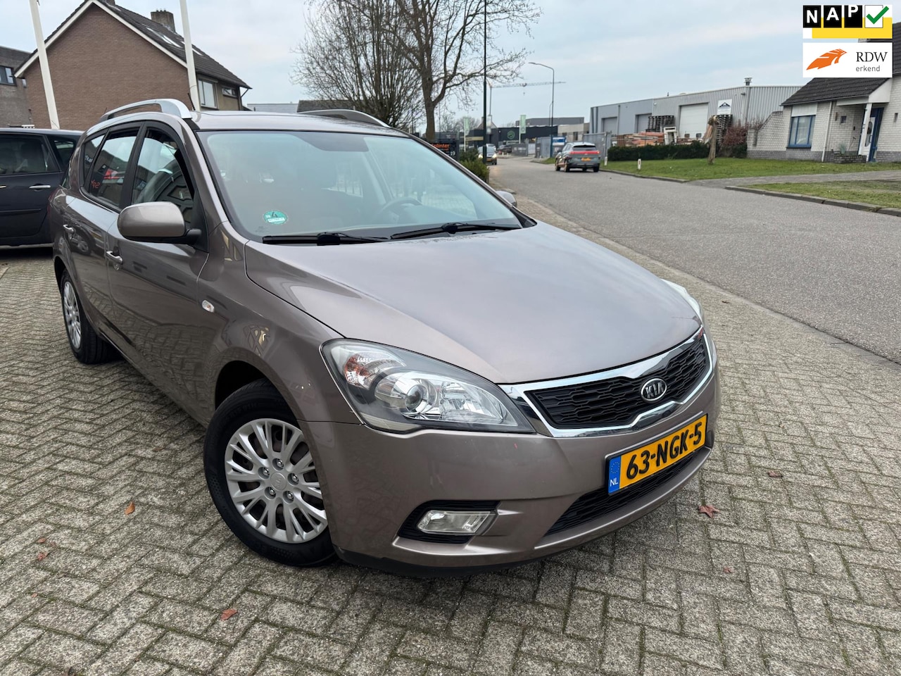 Kia Cee'd Sporty Wagon - 1.6 CVVT X-ecutive AUTOMAAT, AIRCO - AutoWereld.nl