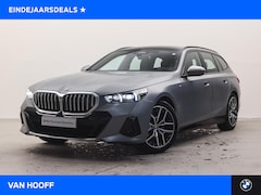 BMW 5-serie Touring - 520i High Executive M Sport Automaat / Panoramadak / Trekhaak / Comfort Access / Adaptieve