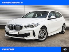 BMW 1-serie - 118i M Sport Automaat / Sportstoelen / Adaptieve LED / M Sportonderstel / Live Cockpit Pro