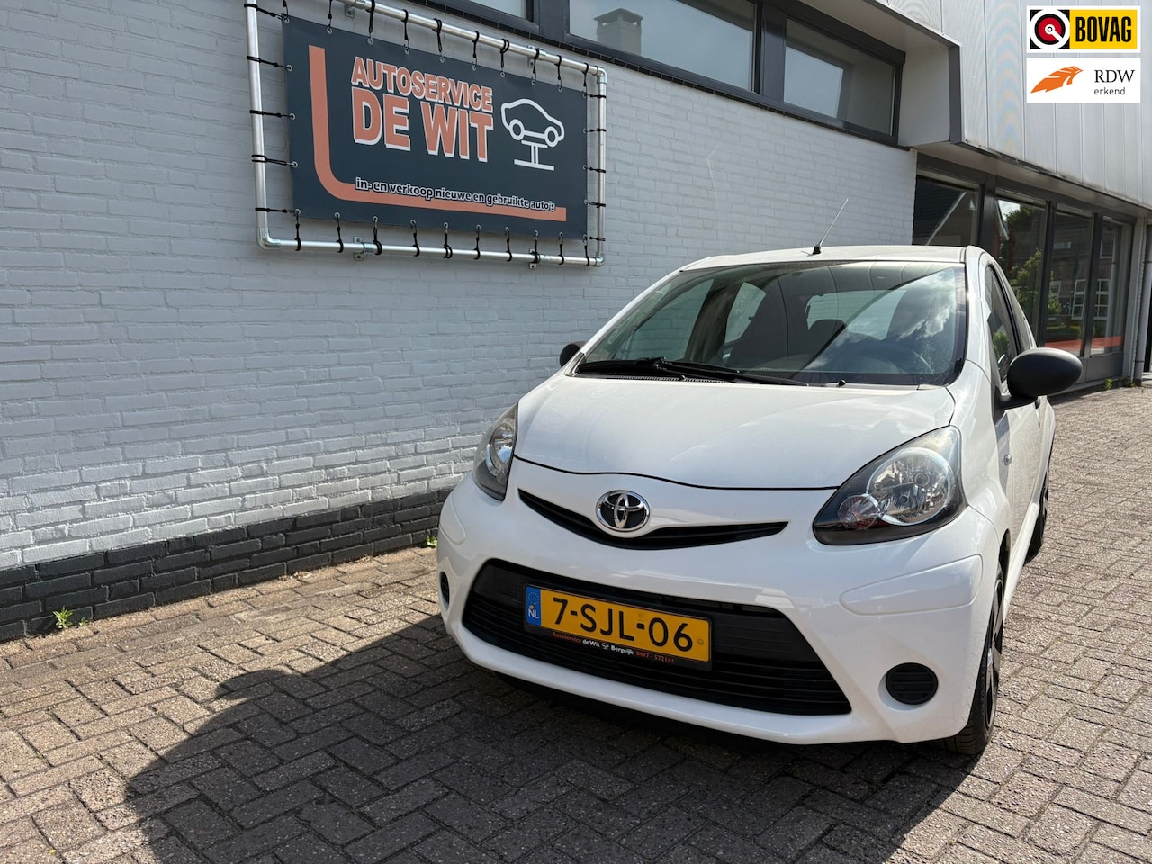Toyota Aygo - 1.0 VVT-i Now 1.0 VVT-i Now - AutoWereld.nl