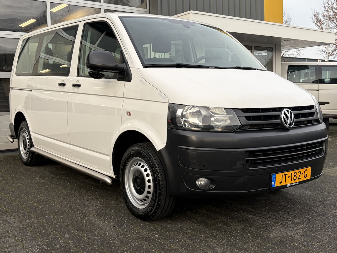 Volkswagen Transporter Kombi - 2.0 TDI L1H1 140pk DSG Automaat Btw en bpm vrij 9 persoons Trekhaak Airco Cruisecontrole e - AutoWereld.nl