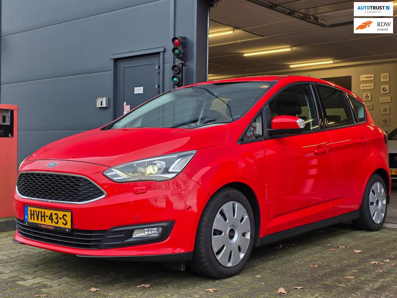 Ford C-Max - 1.5 Titanium / 150 PK / AFN.TREKHAAK / NIEUWE OH.BEURT / STOELVERW. / SENSOREN V+A / CARPL - AutoWereld.nl