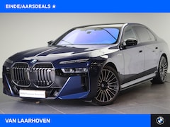 BMW i7 - M70 xDrive High Executive / Panoramadak Sky Lounge / Bowers & Wilkins / Massagefunctie / P