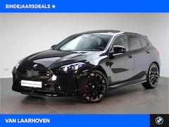 BMW 1-serie - M135 xDrive High Executive Automaat / Panoramadak / M Sportstoelen / M Adaptief onderstel
