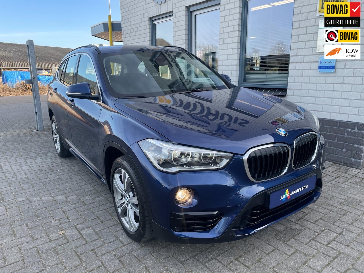 BMW X1 - SDrive18i / Automaat / Climate Controle / Cruise controle / Camera / Telefoon / Navigatie - AutoWereld.nl