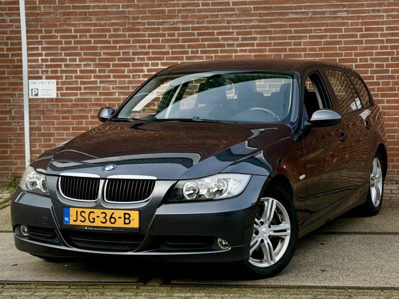 BMW 3-serie Touring - 318i High Executive 318i High Executive - AutoWereld.nl