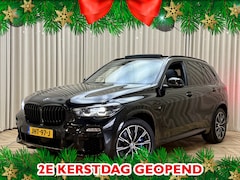 BMW X5 - xDrive45e 395PK *M-Sport* Panodak / 1e Eigenaar / Soft Close / HUD / Massage Seats / Swaro
